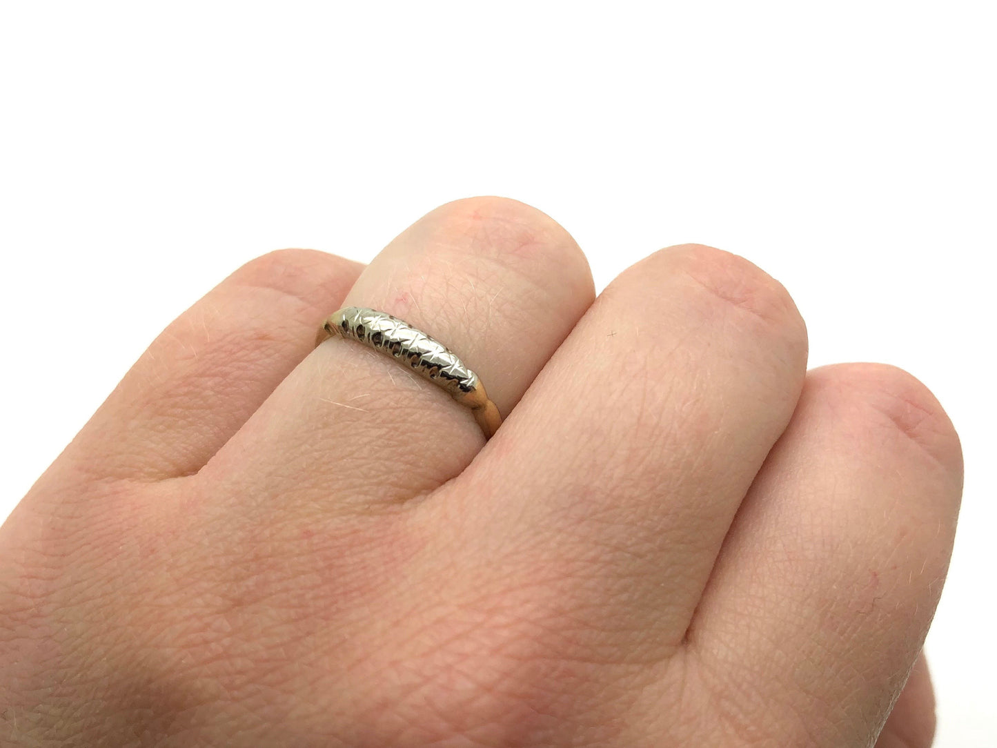 V I N T A G E // seeing stars / 14k yellow and white gold Xs / mid century wedding band / size 5