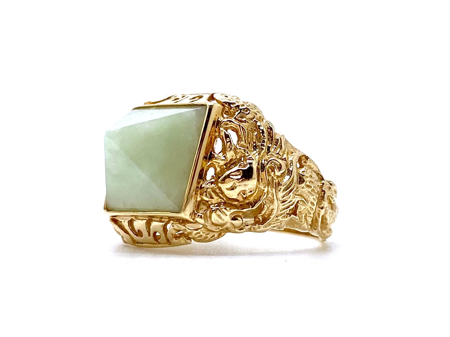 V I N T A G E // dragons as armor / 14k yellow gold dragon ring with jade pyramid / size 6