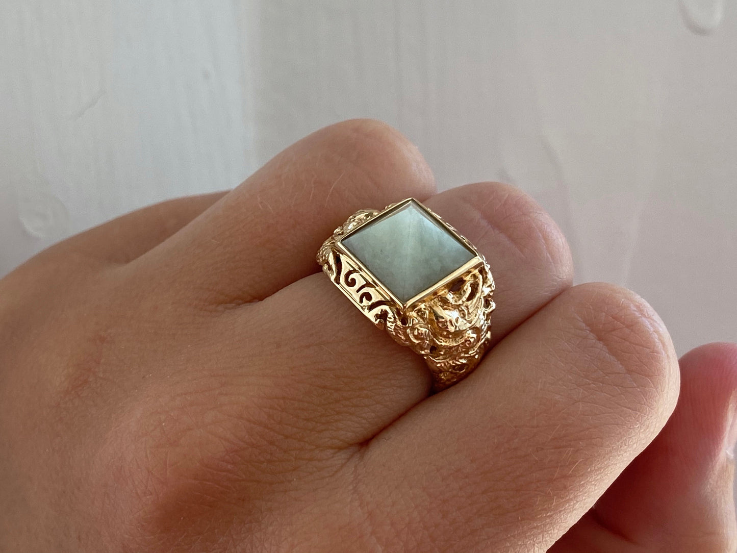 V I N T A G E // dragons as armor / 14k yellow gold dragon ring with jade pyramid / size 6