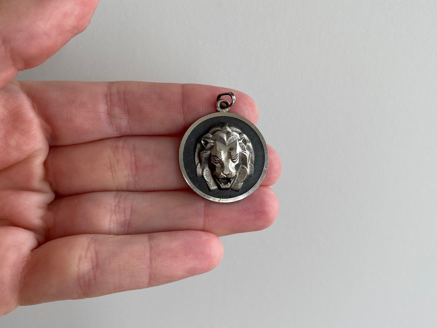 V I N T A G E // lion geometry / sterling silver Leo pendant or charm / zodiac astrology symbol