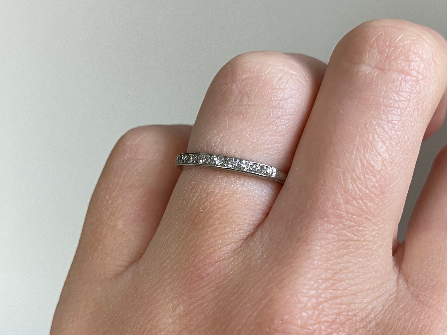 V I N T A G E // floral pave / solid 18k white gold with seven diamonds / deco nouveau retro wedding band / size 4.25