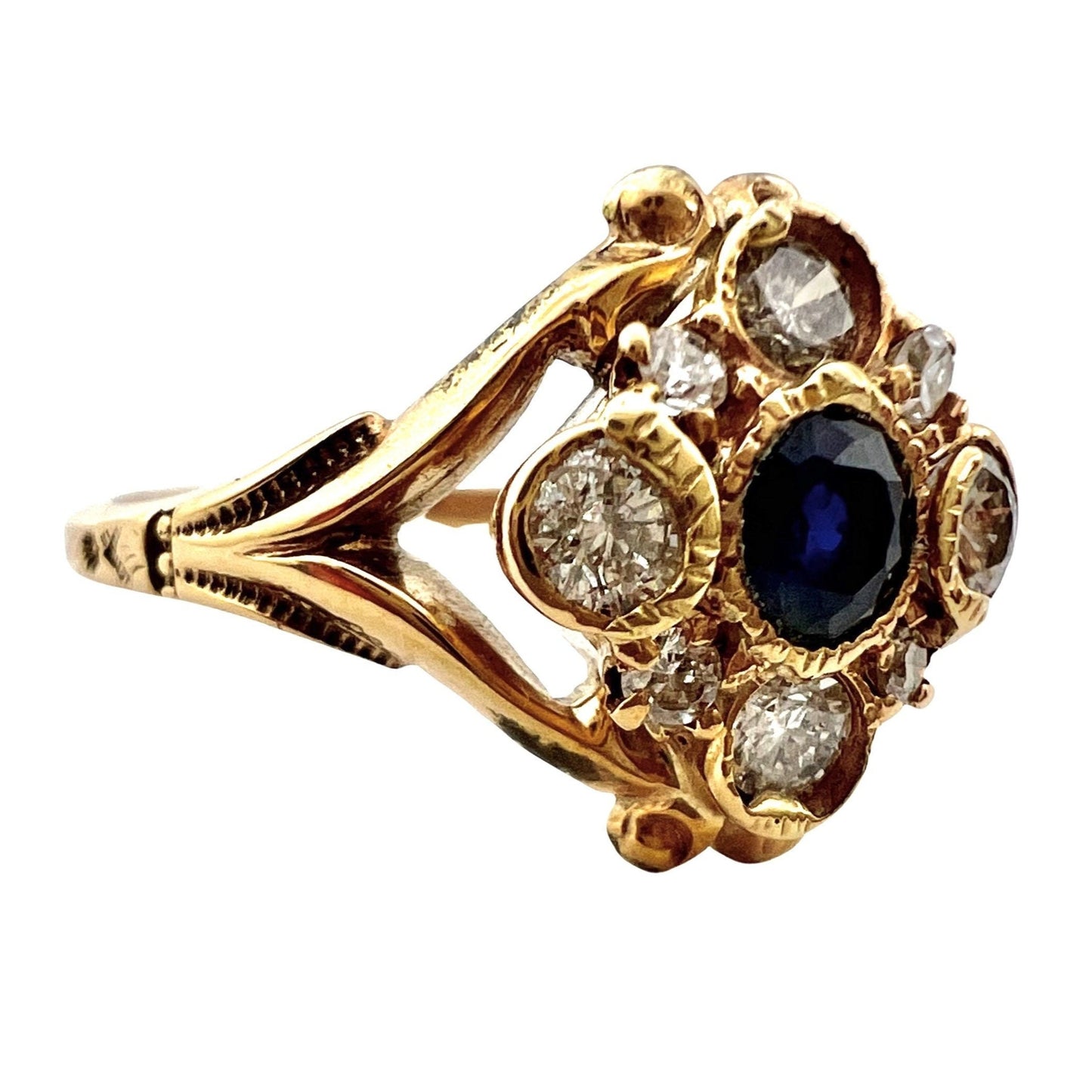 V I N T A G E // daisy dreams / 10k yellow gold cluster ring / midnight blue sapphire and brilliant white diamonds / size 5.5