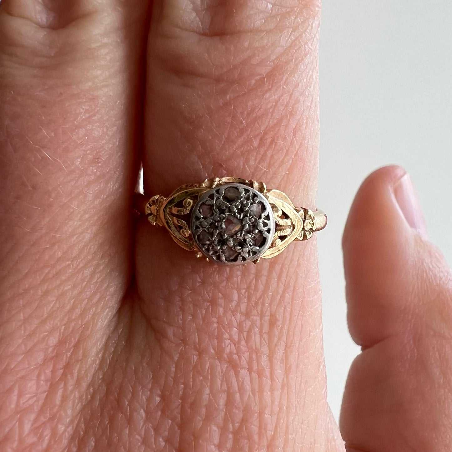 very V I N T A G E // rose cut daisy / 14k solid yellow and white gold daisy cluster with rose cut diamonds / size 6.5-675