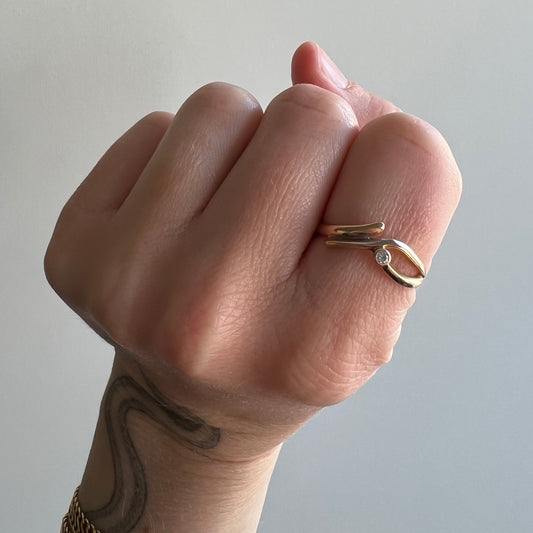 V I N T A G E // over the ridge / 14k rosy yellow gold and CZ curved stacking ring / size 6.75