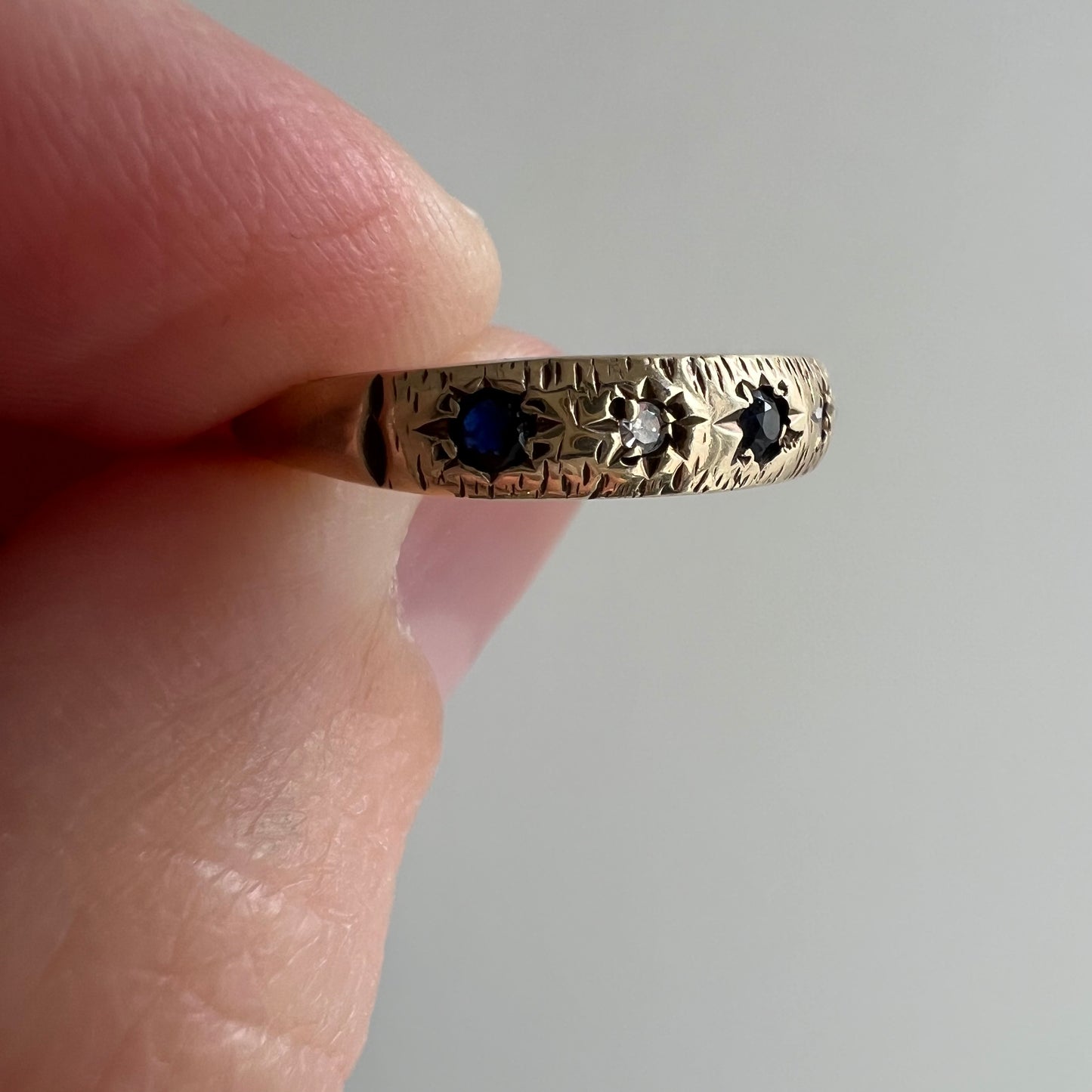 V I N T A G E // birthstone sparkles / 9k British yellow gold with sapphire and diamonds / size 6.5