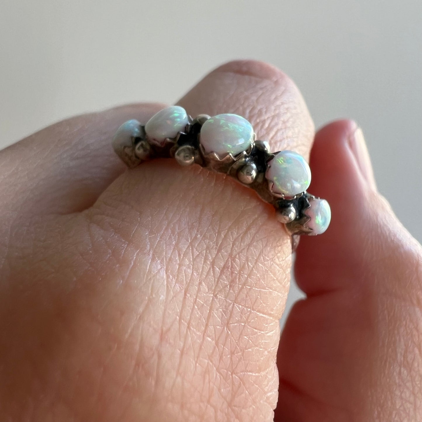 V I N T A G E // five stone fire / sterling silver and opal southwestern stacking ring / size 7.5-7.75