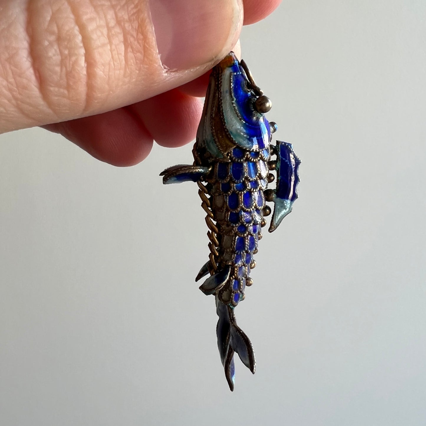 V I N T A G E // fish elegance / gold vermeil enameled articulated fish pendant