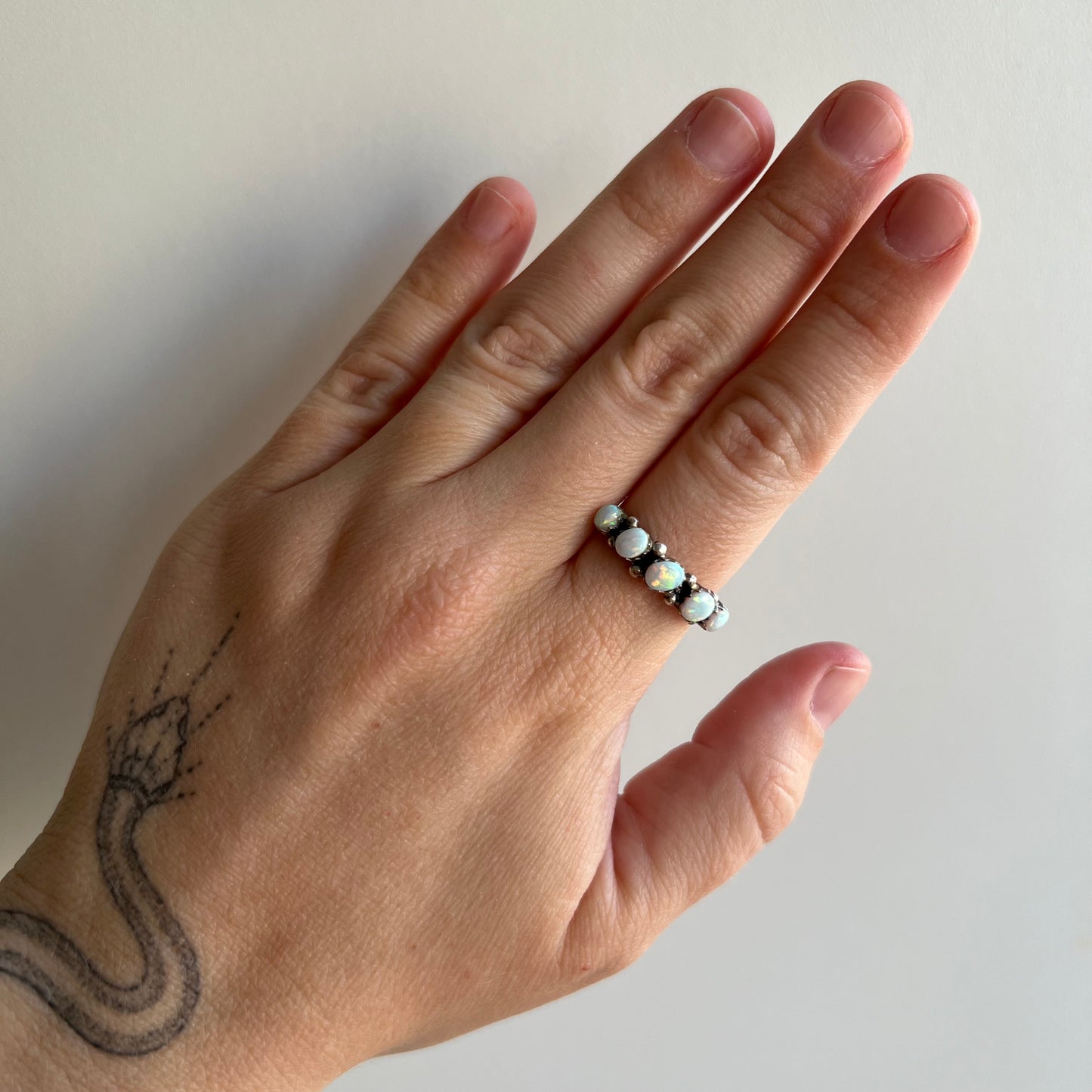 V I N T A G E // five stone fire / sterling silver and opal southwestern stacking ring / size 7.5-7.75