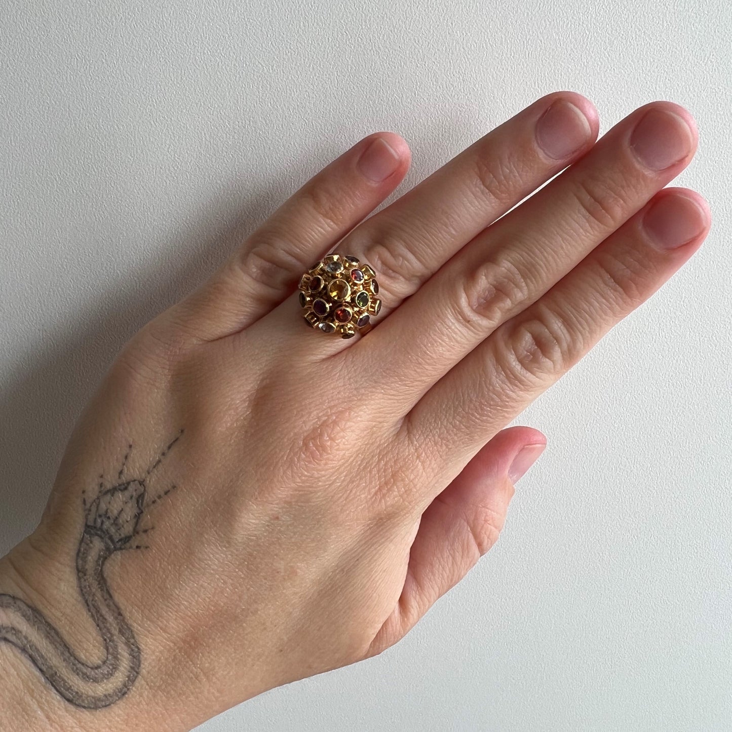 V I N T A G E // novel shapes / 18k Sputnik ring with semi precious stones and a citrine center stone // sizable - size 4.75