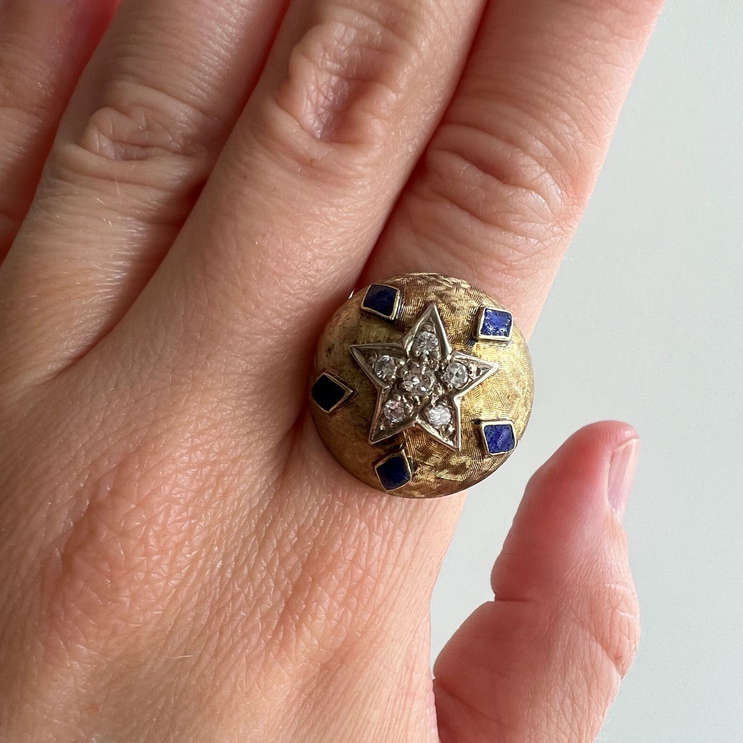 V I N T A G E // florentine starscape / 18k gold and diamond star bombe ring / size 6.5