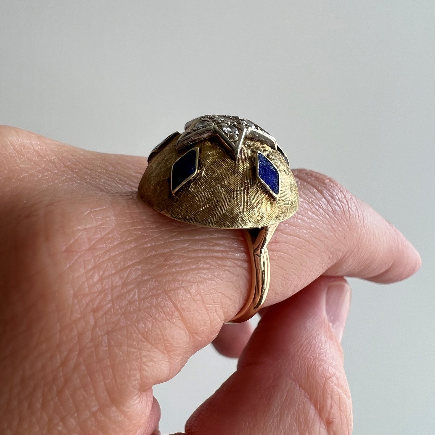 V I N T A G E // florentine starscape / 18k gold and diamond star bombe ring / size 6.5